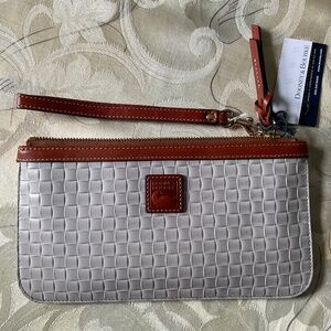 Dooney & Bourke Wristlet, Oyster